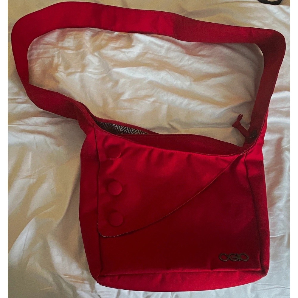 OGIO Women's Red Solid Shoulder Bag, Zip Closure, Inner Pockets, Lined